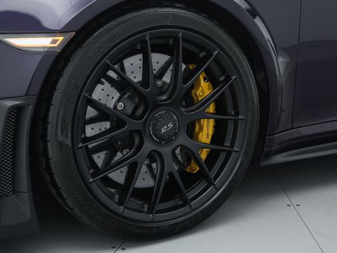 Used 2018 Porsche 911 GT2 RS image 13