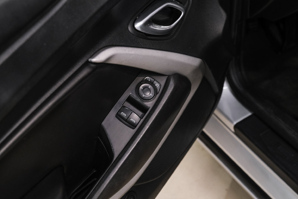Used 2018 Chevrolet Camaro LS RWD image 36