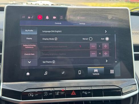Certified 2023 Jeep Compass Limited AWD/4WD image 31