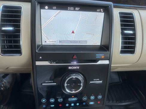 Used 2018 Ford Flex Limited w/ Class III Trailer Tow Package FWD image 14