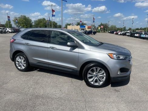Used 2022 Ford Edge Titanium AWD/4WD image 2