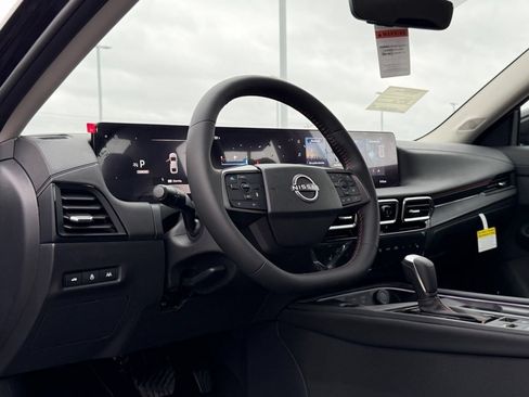 New 2026 Nissan Sentra SR w/ SR Premium Package FWD image 10