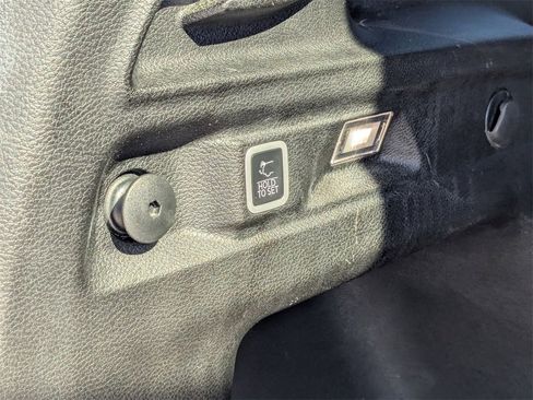 Used 2024 Jeep Grand Cherokee L Limited w/ Luxury Tech Group II image 29