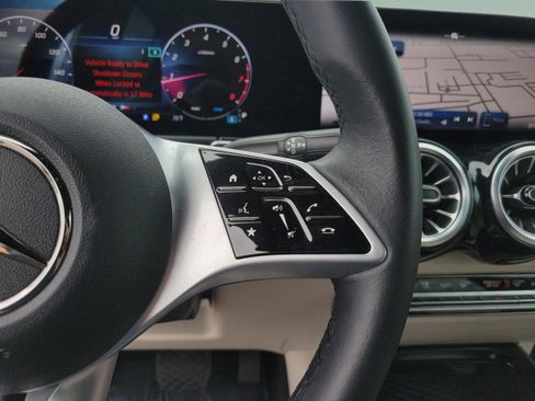 Certified 2025 Mercedes-Benz GLB 250 image 18