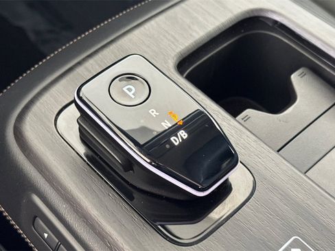 Certified 2024 Nissan Ariya FWD image 22