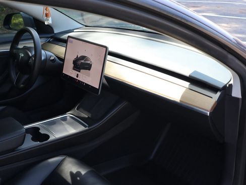 Used 2023 Tesla Model 3 Standard Range RWD image 19