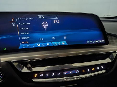 Used 2025 Cadillac Lyriq Luxury w/ LPO, Floor Liner Package AWD/4WD image 43