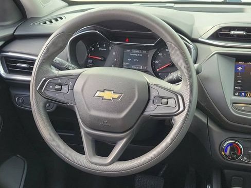 Used 2022 Chevrolet TrailBlazer LT w/ Confidence II Package FWD image 18