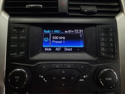 Used 2014 Ford Fusion SE FWD image 25
