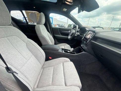 Used 2023 Volvo XC40 Recharge Ultimate AWD/4WD image 22