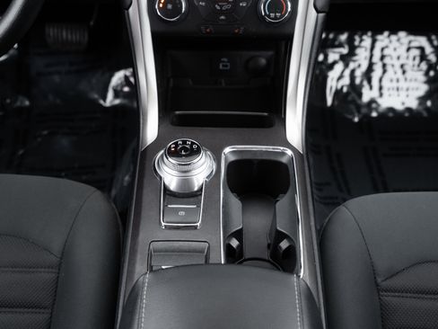 Used 2017 Ford Fusion SE image 16