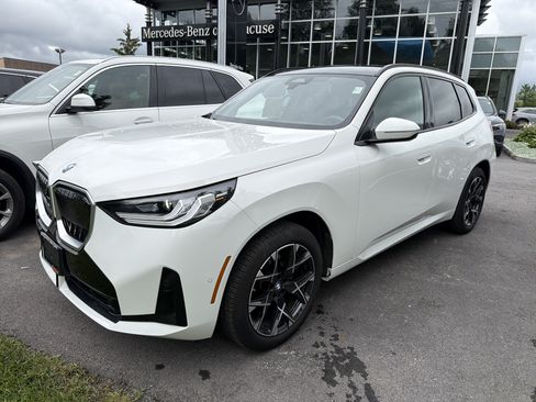Used 2025 BMW X3 xDrive30i AWD/4WD image 4