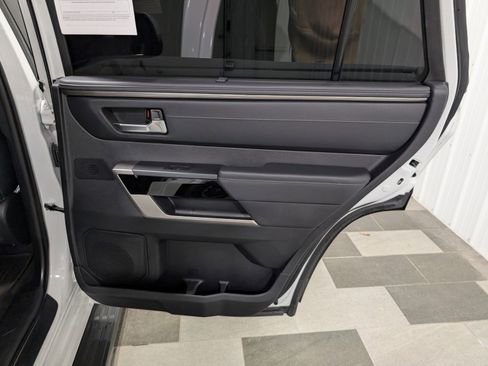 Used 2023 Toyota Sequoia Limited image 30