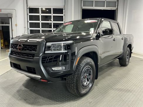 Used 2025 Nissan Frontier PRO-4X image 2