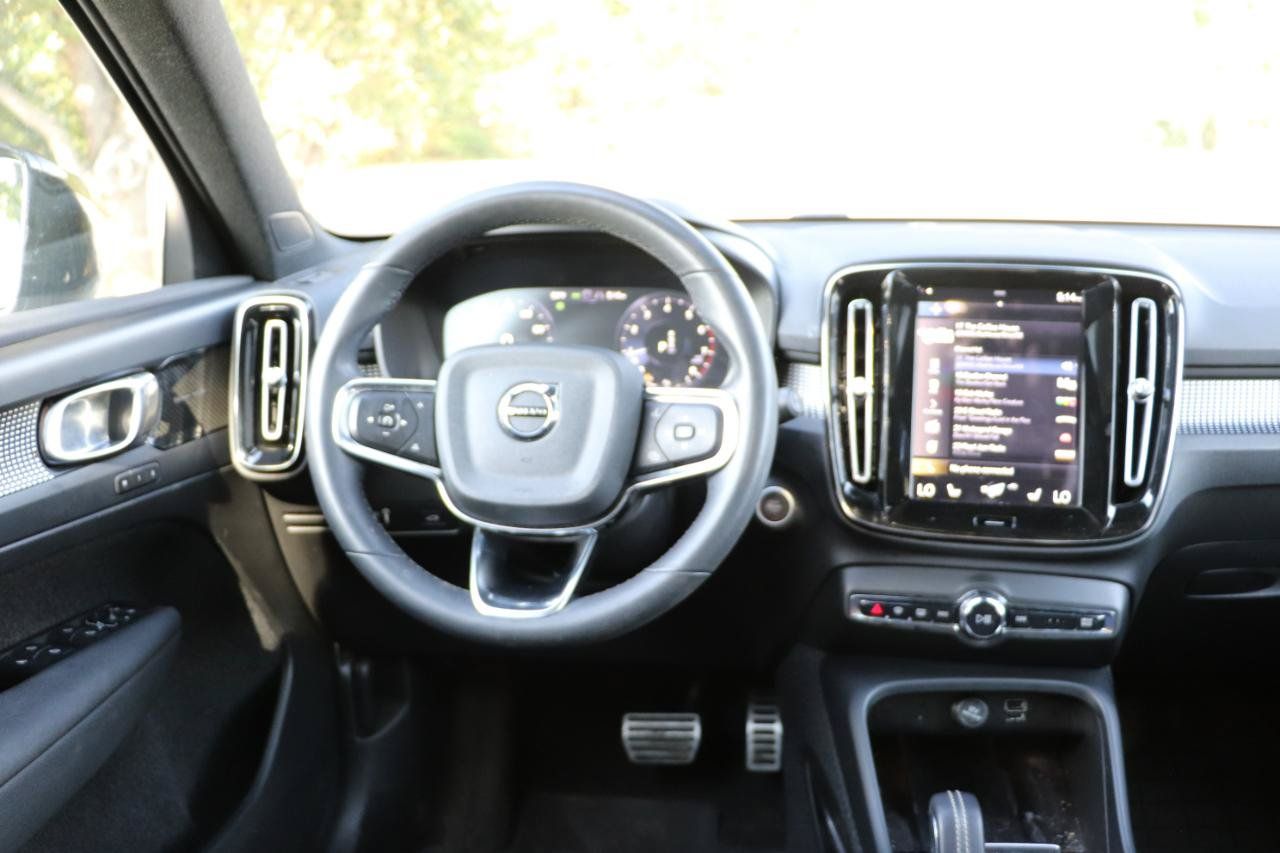 Used 2022 Volvo XC40 T5 R-Design w/ Advanced Package AWD/4WD image 31