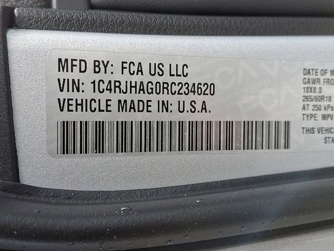 Used 2024 Jeep Grand Cherokee Altitude image 31