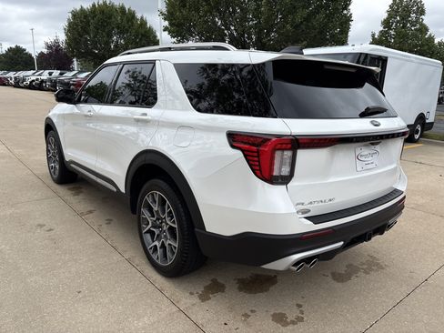 Used 2025 Ford Explorer Platinum w/ Ultimate Package AWD/4WD image 19