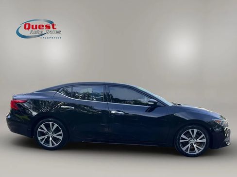 Used 2017 Nissan Maxima Platinum FWD image 2