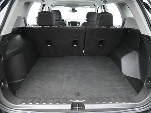 Used 2022 GMC Terrain SLE image 25