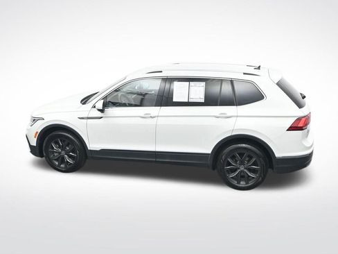 Used 2024 Volkswagen Tiguan SE image 31