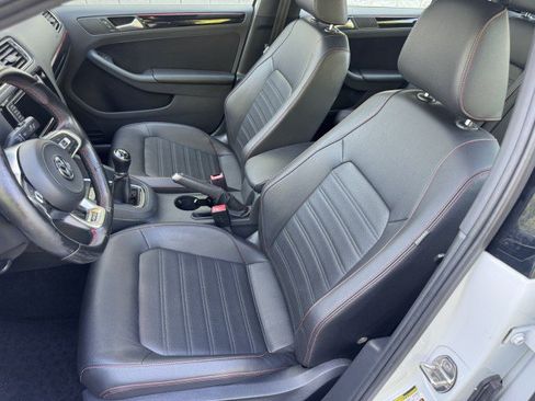 Used 2017 Volkswagen Jetta GLI FWD image 7