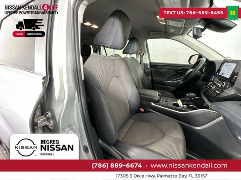 Used 2024 Toyota Highlander LE image 30