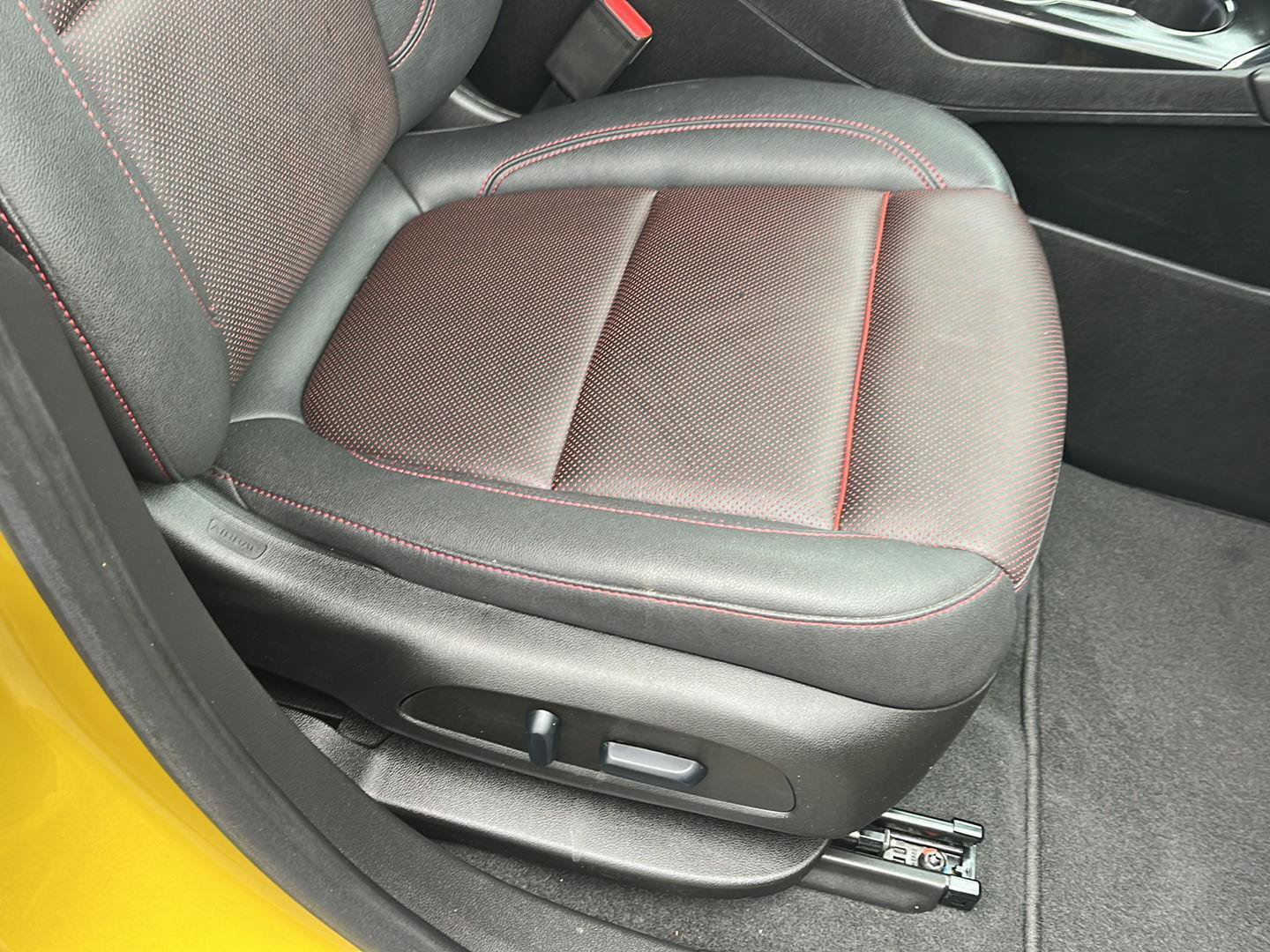 Used 2024 Chevrolet Blazer RS FWD image 30