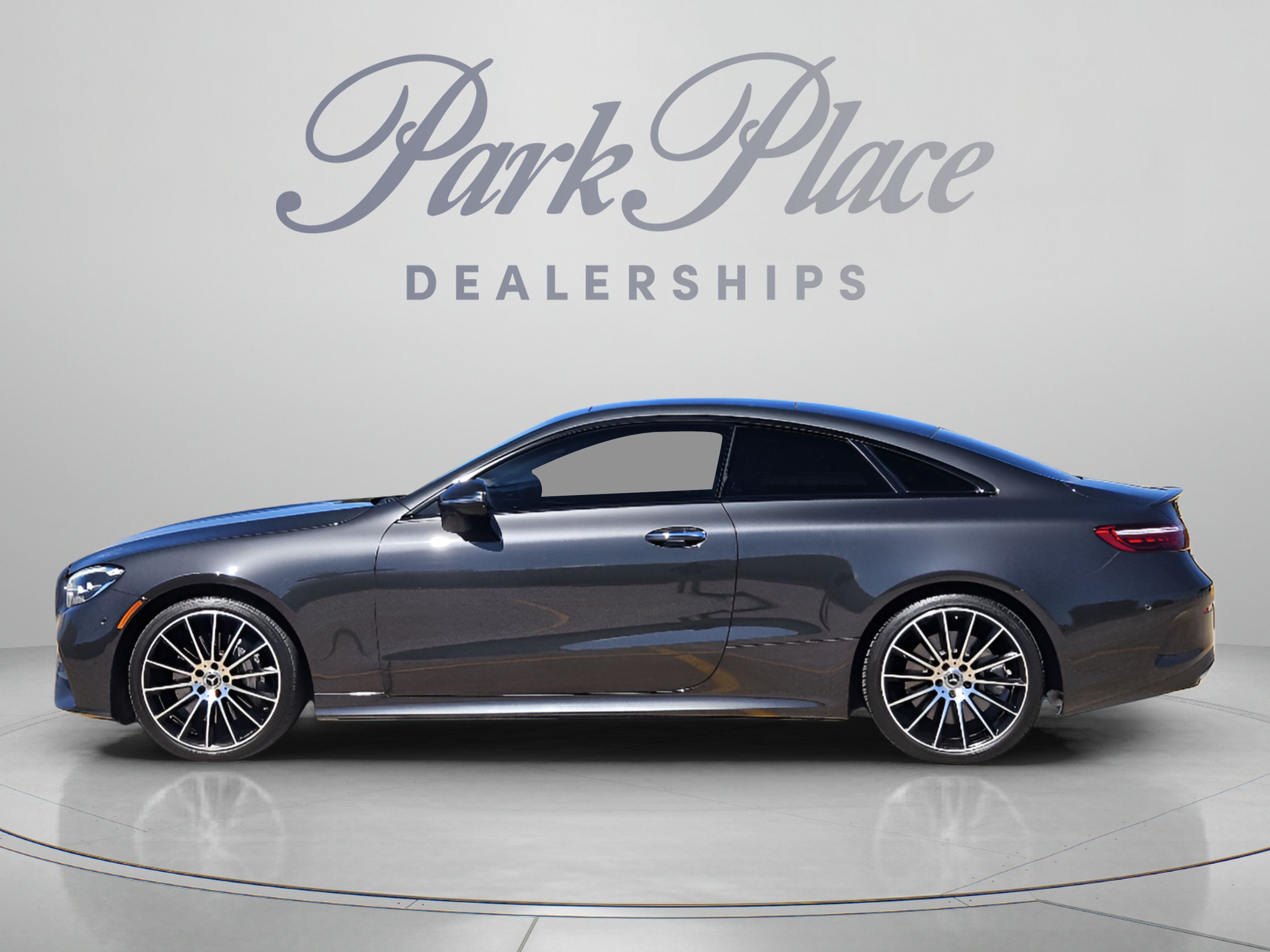 Used 2022 Mercedes-Benz E 450 Coupe image 2