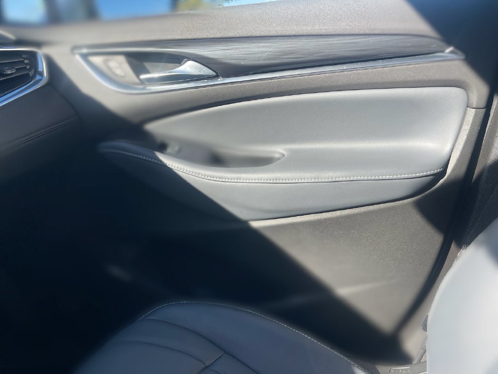 Used 2022 Buick Enclave Premium AWD/4WD image 21
