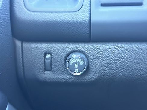 Used 2022 Chevrolet Colorado LT w/ LT Convenience Package image 34