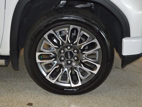 Used 2024 GMC Sierra 1500 Denali Ultimate image 9