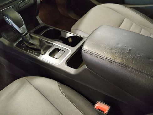 Used 2017 Ford Escape S image 26