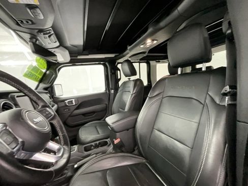 Used 2023 Jeep Wrangler Unlimited Sahara w/ Cold Weather Group image 6