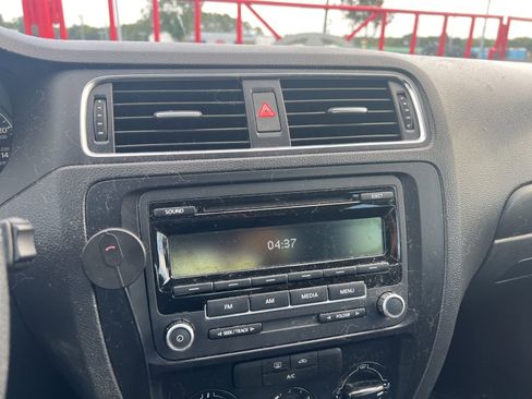 Used 2013 Volkswagen Jetta Sedan image 6