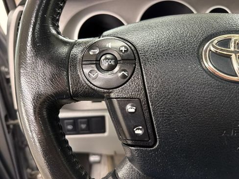 Used 2011 Toyota Sequoia SR5 AWD/4WD image 19