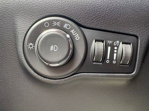 Used 2026 Jeep Compass Limited AWD/4WD image 19