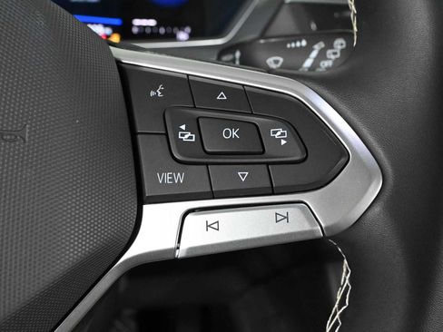 Certified 2022 Volkswagen Tiguan SE w/ Panoramic Sunroof Package FWD image 23