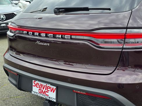 Used 2024 Porsche Macan AWD/4WD image 13