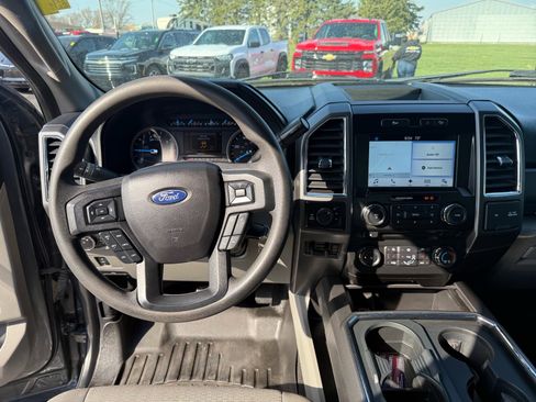 Used 2017 Ford F250 XLT w/ XLT Premium Package image 13