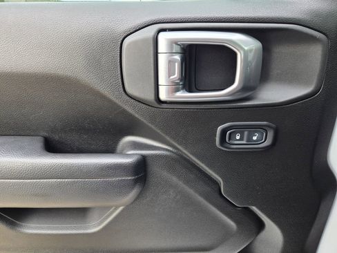 Used 2025 Jeep Wrangler Sport image 20