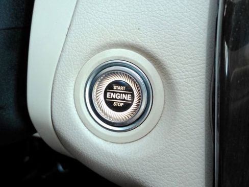 Used 2019 Mercedes-Benz C 300 C Class image 43