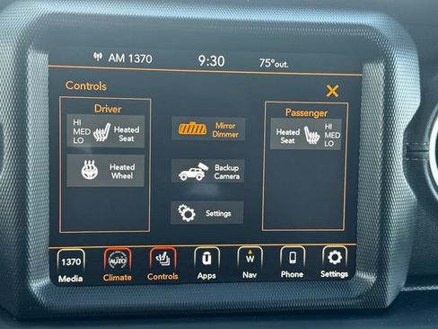 Used 2023 Jeep Wrangler Unlimited Sahara w/ Cold Weather Group AWD/4WD image 29
