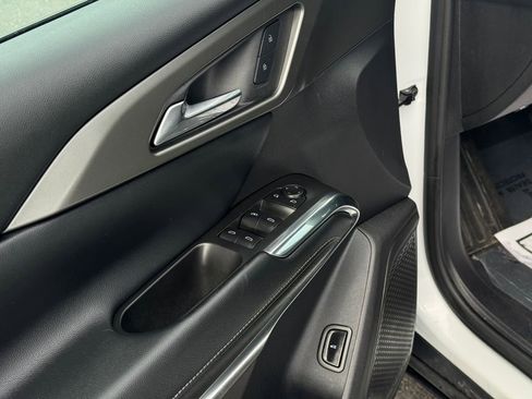 Used 2025 Chevrolet Traverse LT image 20