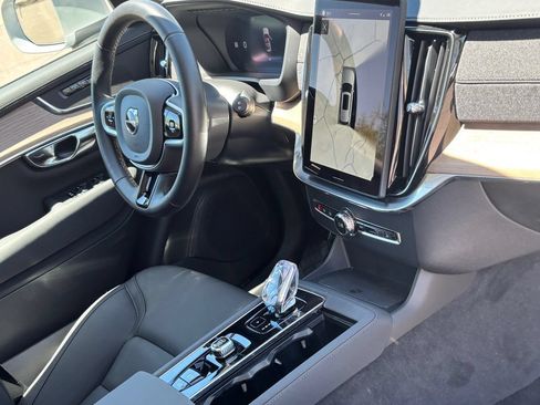 Used 2025 Volvo XC90 B6 Plus AWD/4WD image 9