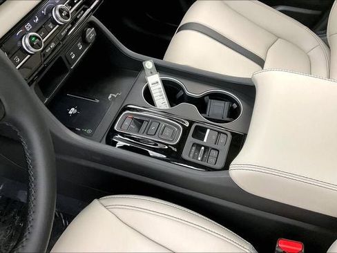 New 2026 Honda Pilot Touring image 9