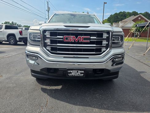 Used 2018 GMC Sierra 1500 SLT AWD/4WD image 2