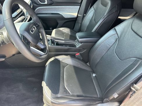 Used 2023 Jeep Compass Latitude AWD/4WD image 9