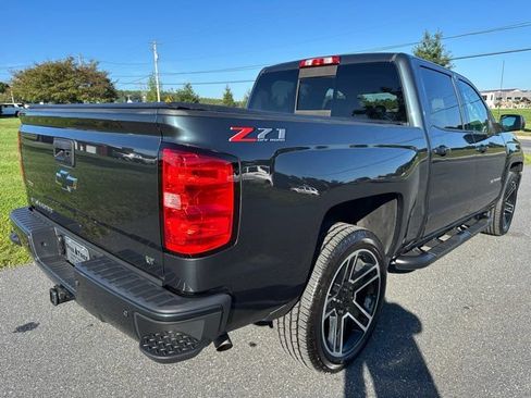 Used 2018 Chevrolet Silverado 1500 LT w/ LPO, Black Pack AWD/4WD image 9