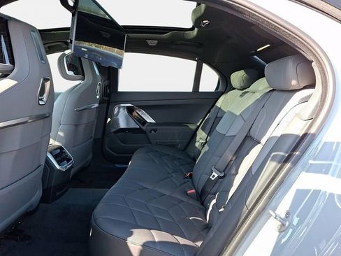 New 2026 BMW 760i xDrive AWD/4WD image 9