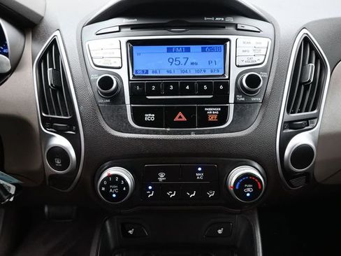 Used 2013 Hyundai Tucson GLS image 24